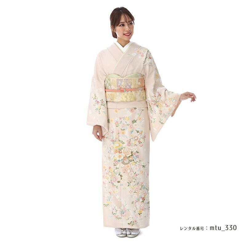 訪問着を着たモデル画像